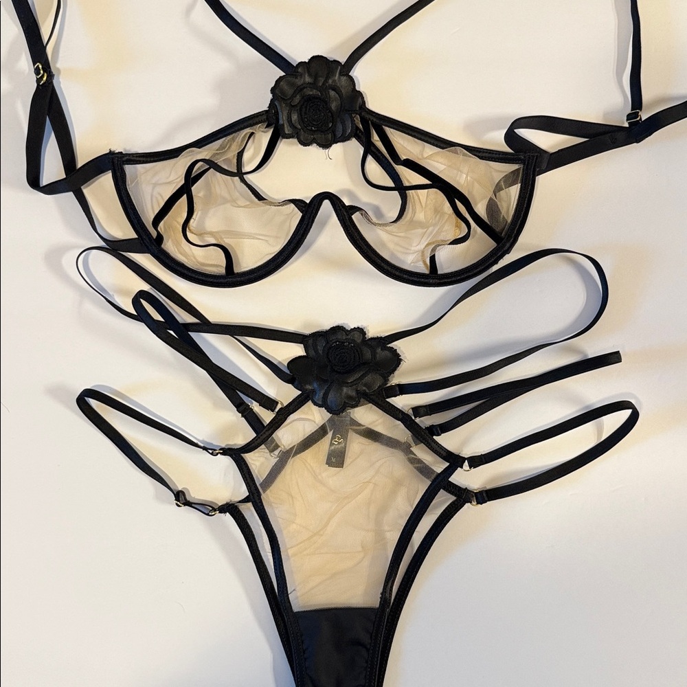 Lingerie Set - Picture 3 of 14